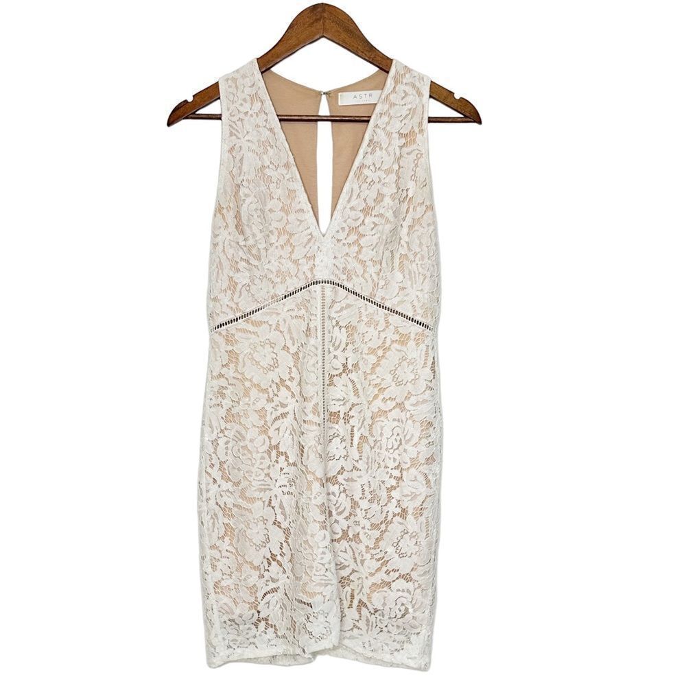 ASTR The Label Caroline Lace V-Neck Mini Dress Ivory  Size Medium